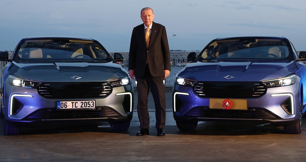 Erdoğan’a TOGG’un yeni modeli hediye edildi