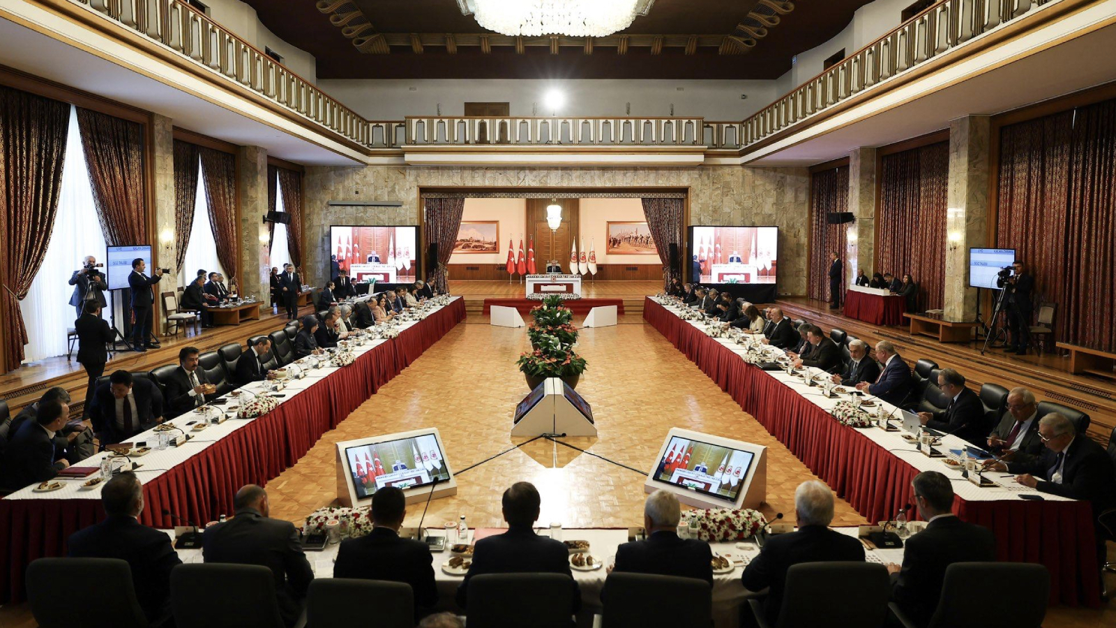 Millî Dayanışma Kardeşlik ve Demokrasi Komisyonu’nda bu hafta: Düşünce kuruluşlarının temsilcileri dinlenecek