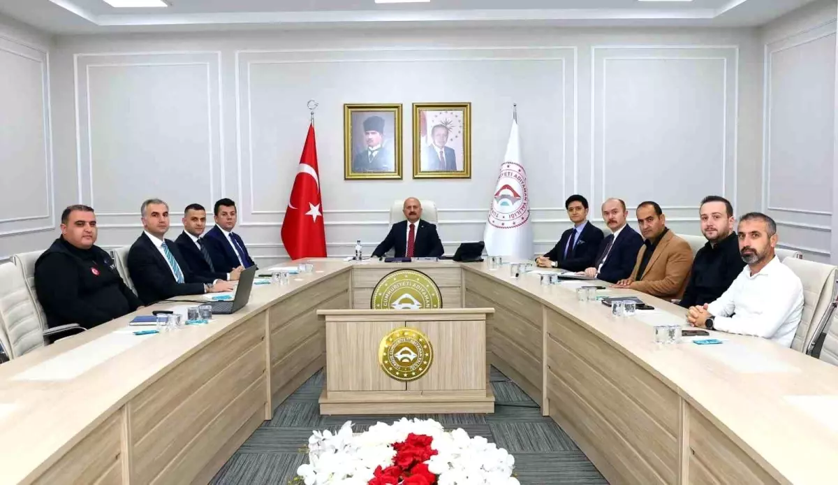 adiyamanda vali yardimcilari degerlendirme toplantisi duzenlendi YNFdUPtt.jpg