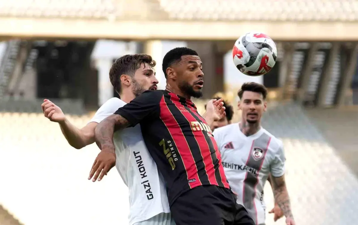 Karagümrük ve Gaziantep FK Golsüz Beraberlikte