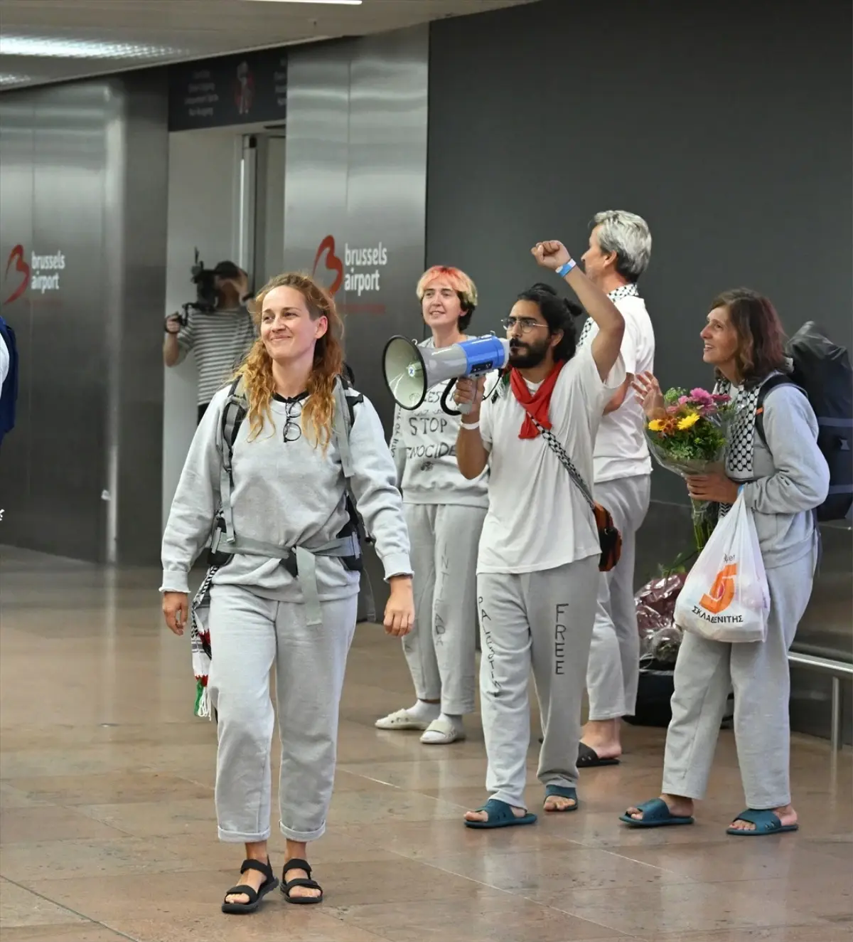 kuresel sumud filosu aktivistleri bruksele dondu kUUeSyJk