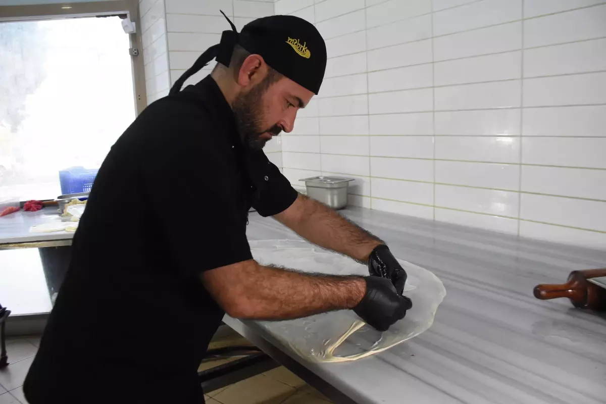 İzmir’de 2 Kilo Ağırlığında Dev Boyoz