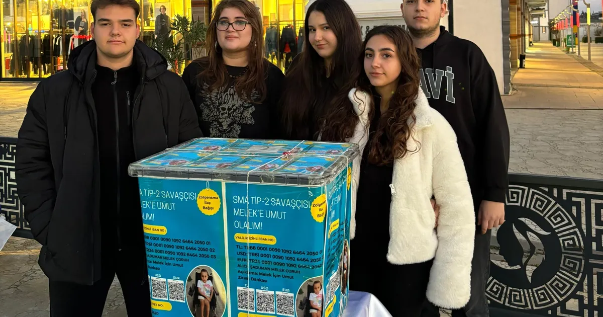 Liseli gençlerden örnek dayanışma: Balon al, Melek’e umut ol