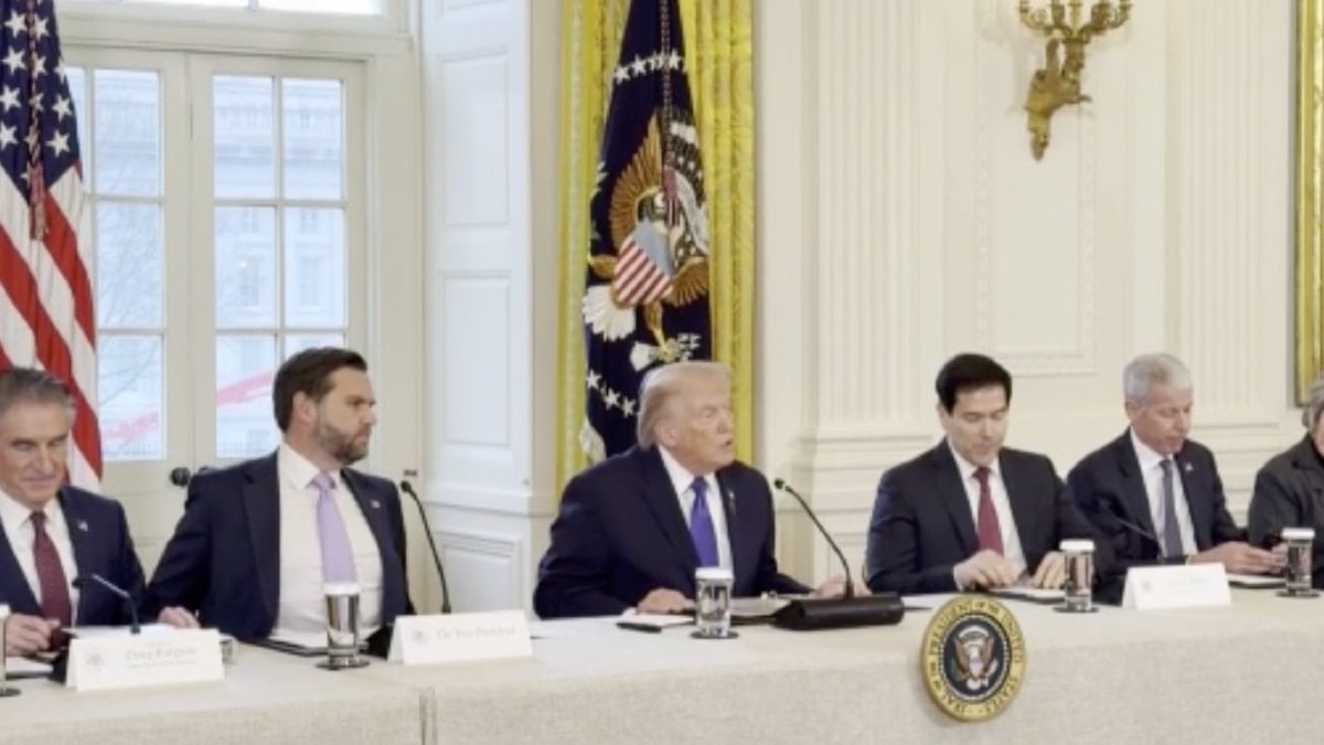 Donald Trump, Beyaz Saray’da petrol devleriyle Venezuela toplantısı düzenledi