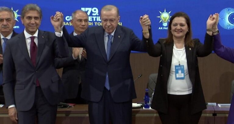 rozeti-takti-akpdeki-ilk-anlarina-hizli-basladi-J4bNwQ11
