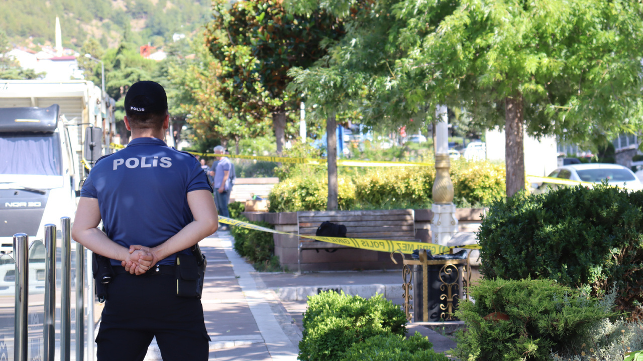 Amasyada supheli canta panigi funyeyle patlatildi icinden bebek kiyafetleri cikti XzEr7IFA